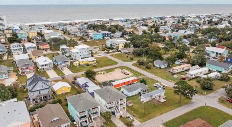 Vacation home with 3 rooms for 8 persons in Carolina Beach, NC