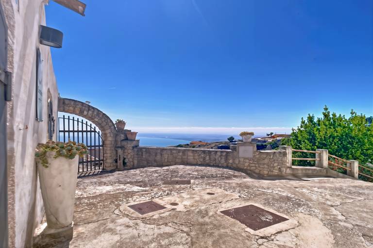Studio 'Al Torrione 1' with Sea View and Air Conditioning — photo 2