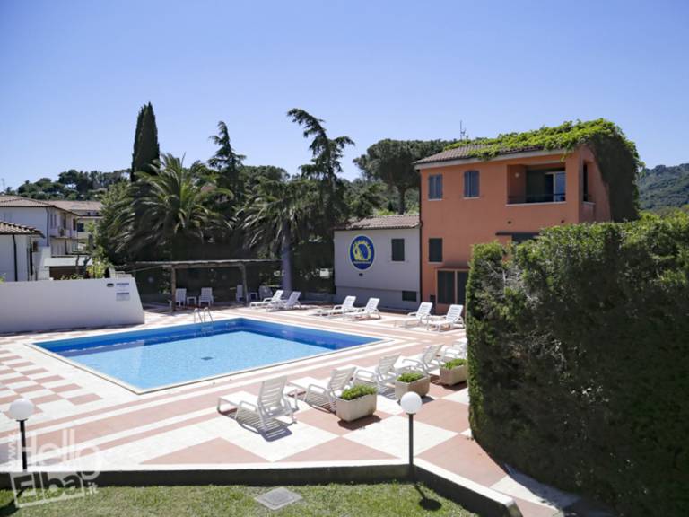 Holiday apartment with terrace in Livorno