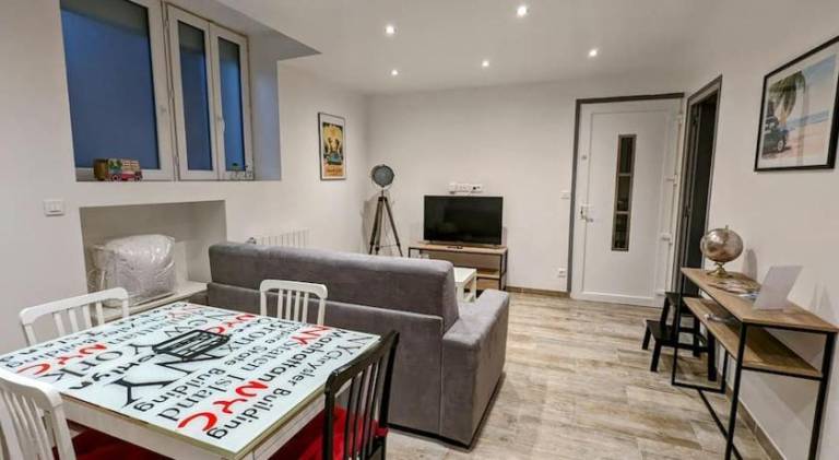 Apartment with 1 room for 4 persons — photo 2