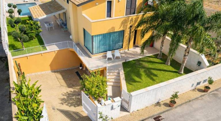 Wonderful villa with pool, sauna & hot tub | Pets allowed in Alcamo