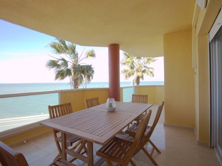 Modern 3-bedroom apartment in La Manga with pool and AC in Murcia