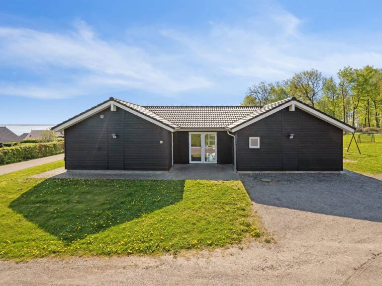 Family-oriented big house with terrace, private pool & sauna | Beach nearby | Pet-friendly — photo 4