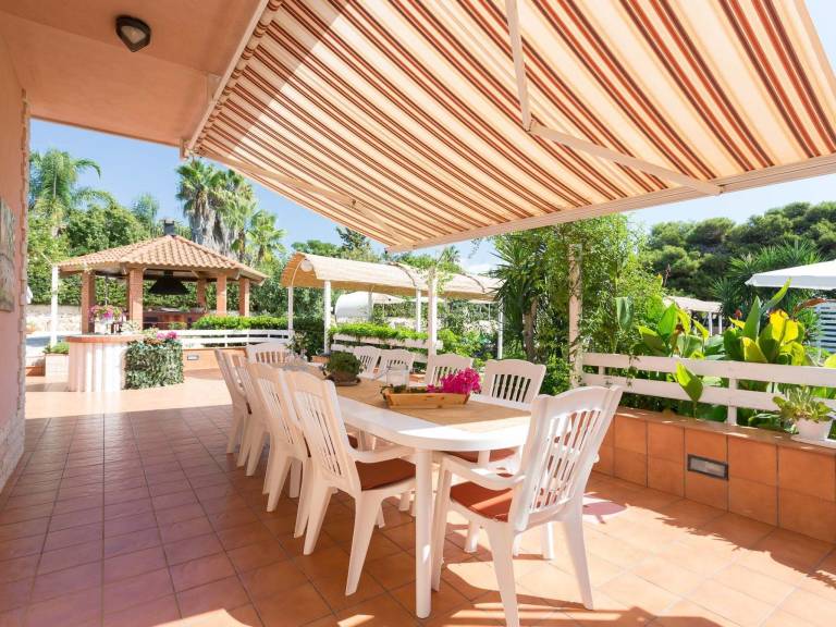Fully equipped ample house with terrace, private pool & yard | Good for workation | Pets are welcome — photo 5