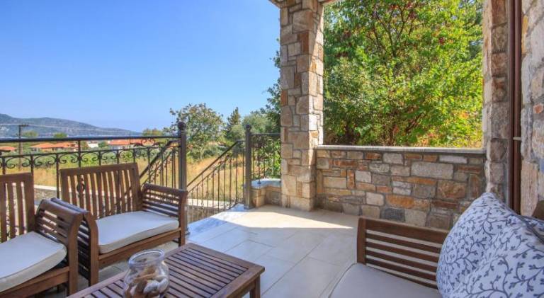 Holiday apartment with patio, grill & garden | Pet-friendly — photo 3