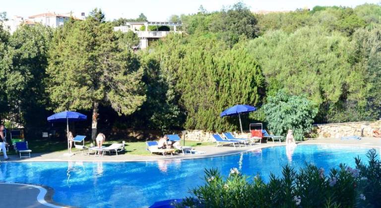 Child-friendly charming serviced apartment with private pool, terrace & garden | Pets are welcome in Olbia