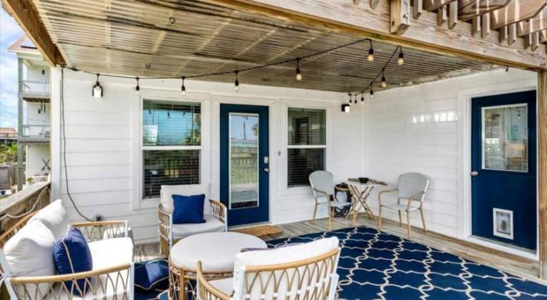 Vacation home with pool in Jamaica, TX