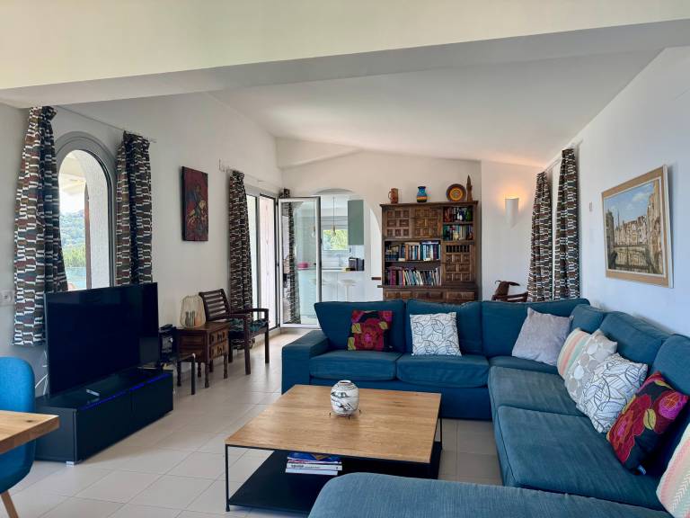 Fantastic Villa with Pool and Stunning Sea Views — photo 5