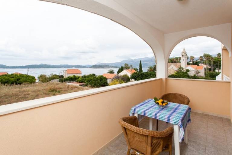 Studio flat  Suđurađ