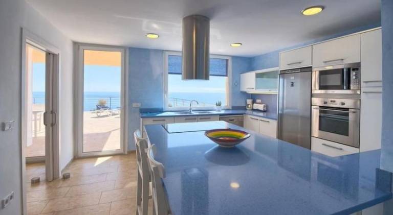 Fully equipped pleasant villa with patio, barbeque & private pool | Perfect for remote work | Pet-friendly — photo 4