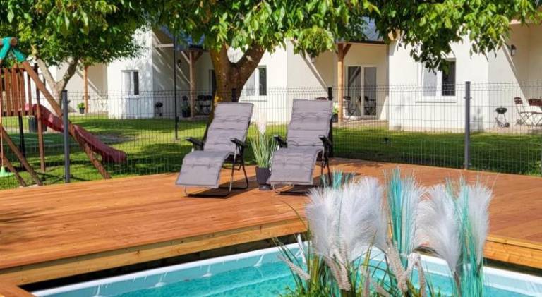 Vacation home with pool — photo 2
