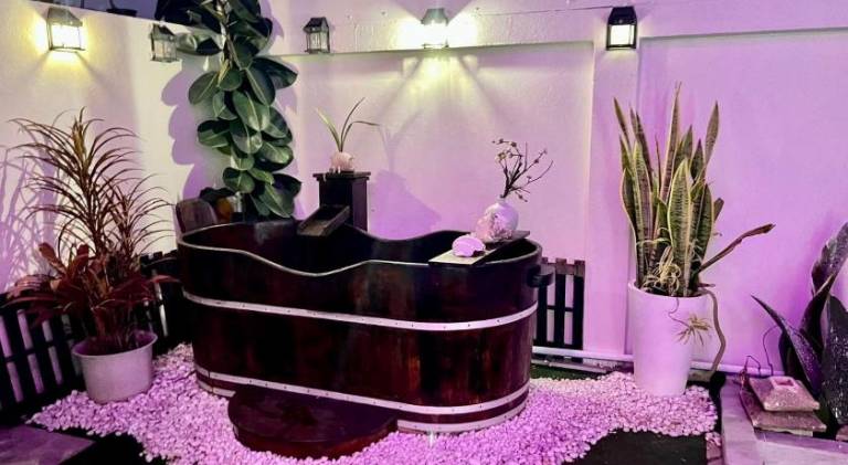 Villa with terrace, private pool & yard — photo 4