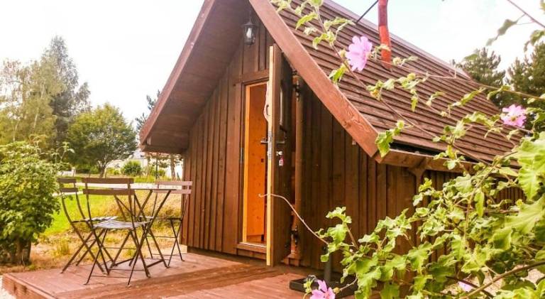 Lodge with patio & garden | Pets allowed — photo 3