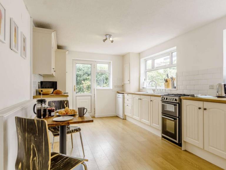 Fully equipped cottage with garden | Next to the beach | Pet-friendly in Tenby