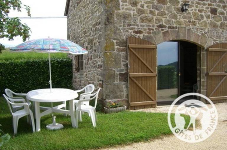 Nice gite with terrace, barbecue & yard | Dogs allowed — photo 3
