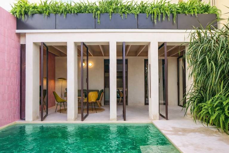 Villa with patio, private pool & yard | Garden view — photo 3