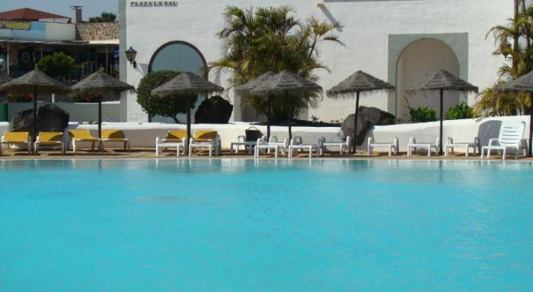 Fully equipped vacation home with yard, terrace & private pool | Suitable for remote work | Dogs allowed — photo 3
