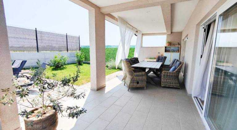 Villa with pool | Pet-friendly — photo 5
