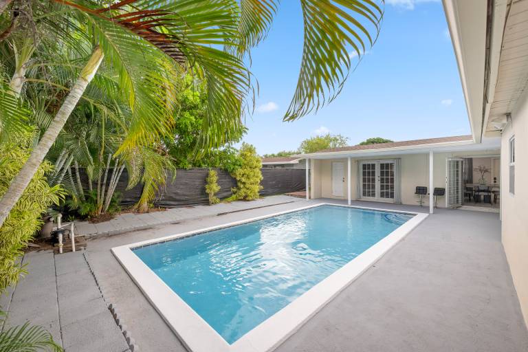 House  Davie