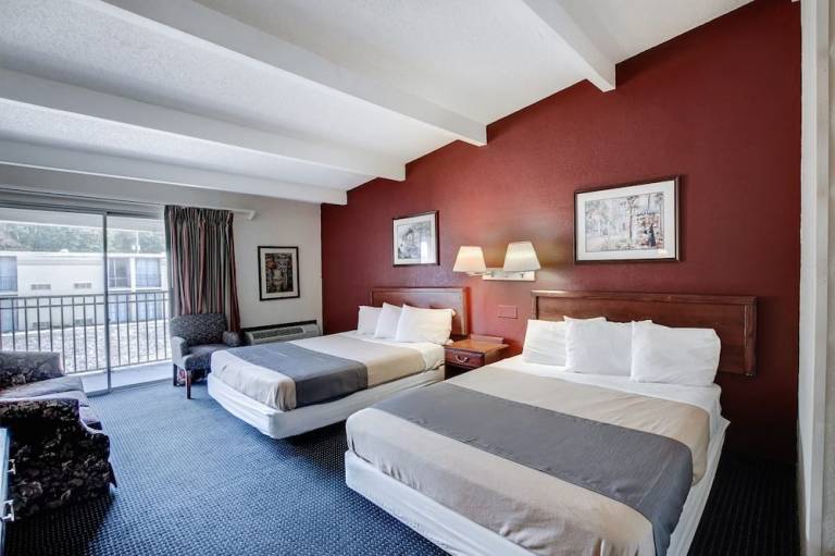 Red Carpet Inn