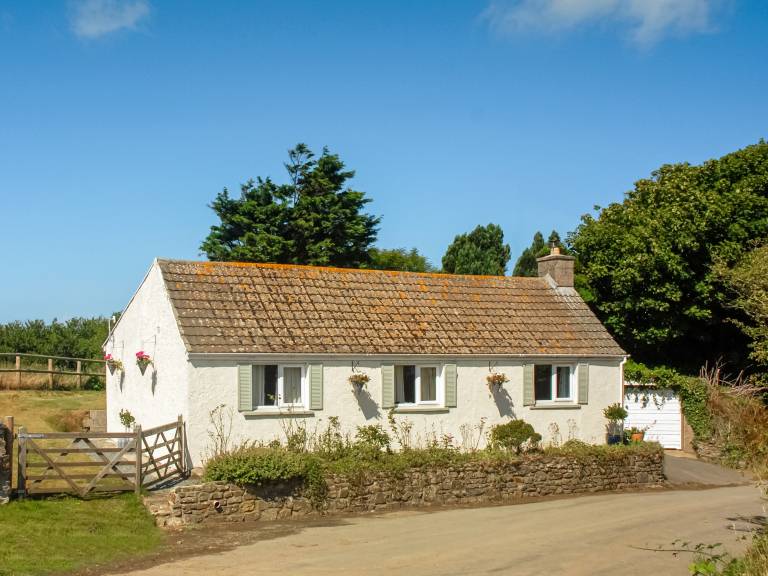 Cottage Simpson Cross