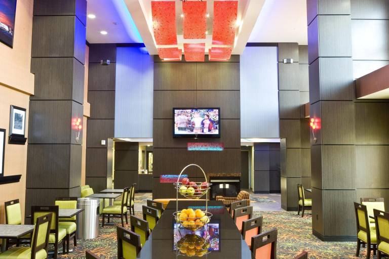 Hampton Inn & Suites Tulsa/Central — photo 3