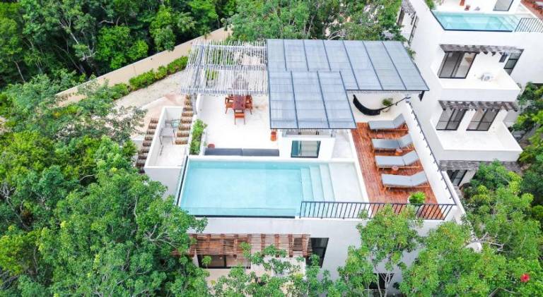 Apartment with patio & pool in Tulum