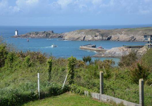 Vacation home with BBQ & yard | Beach view — photo 2