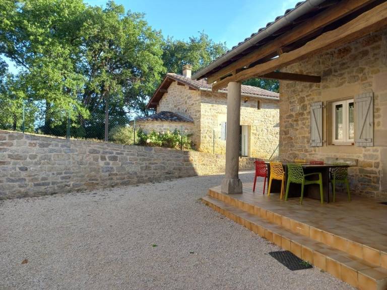 Family-oriented house with yard, terrace & barbeque | Pool view | Dogs allowed — photo 3
