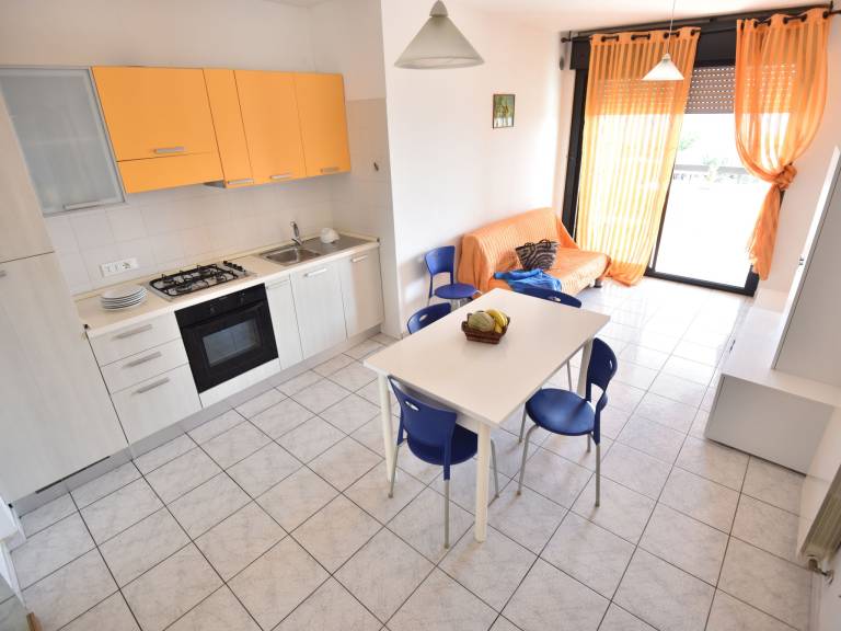Holiday apartment with yard | Sea view — photo 2