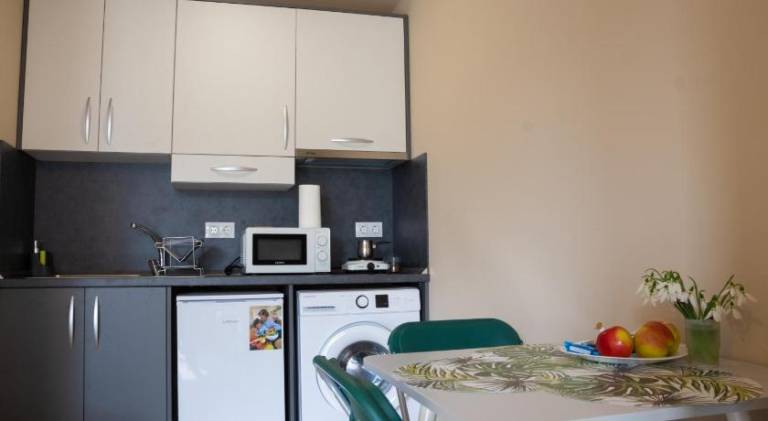 Holiday apartment with patio & garden — photo 3