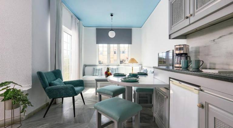 Family-friendly serviced apartment with garden, BBQ & pool | Close to the beach | Pets allowed — photo 3