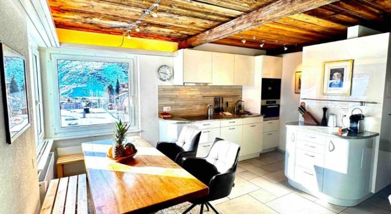 Beautiful rental apartment with patio & yard | Perfect for remote work | Dogs allowed — photo 2