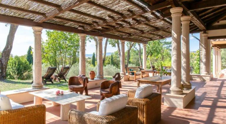 Villa with pool — photo 2