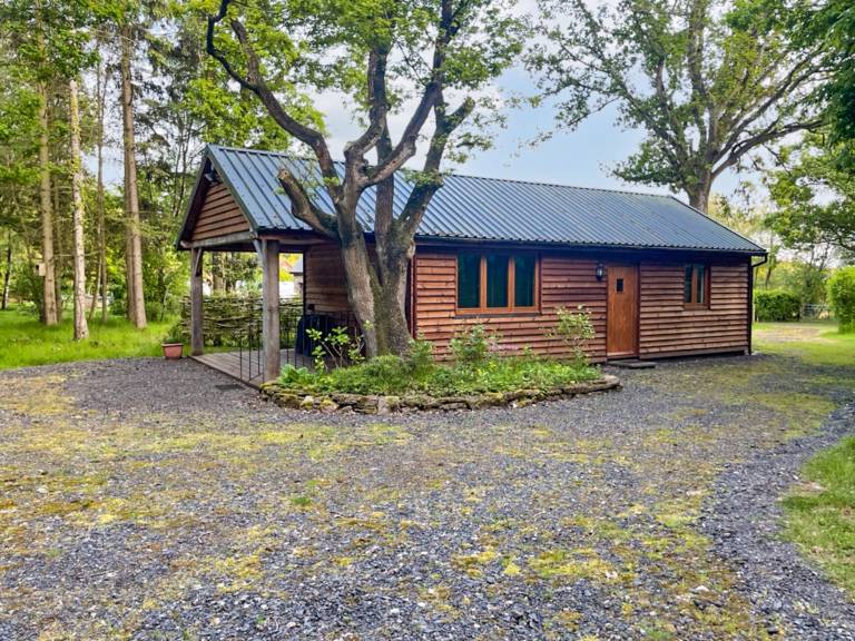 Oak Lodge UK13433