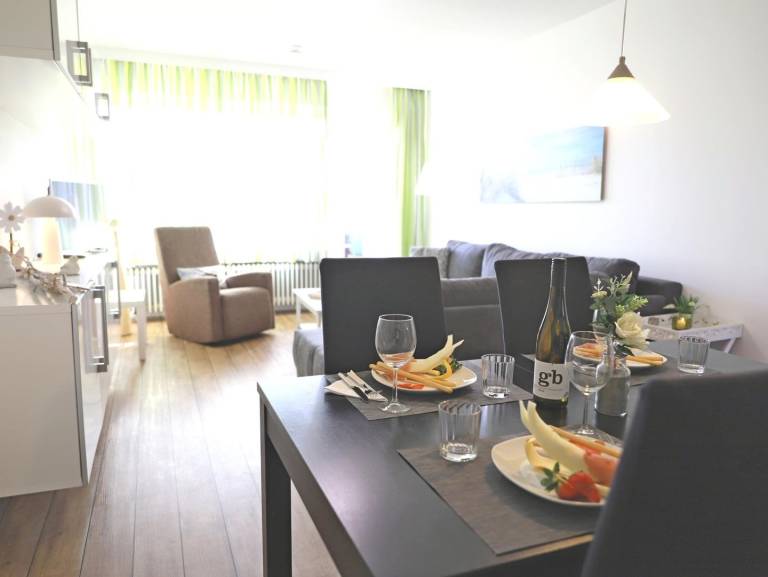 Moderne 2,5-Zimmer-Wohnung mit Südbalkon in Westerland für 4 Personen in Sylt