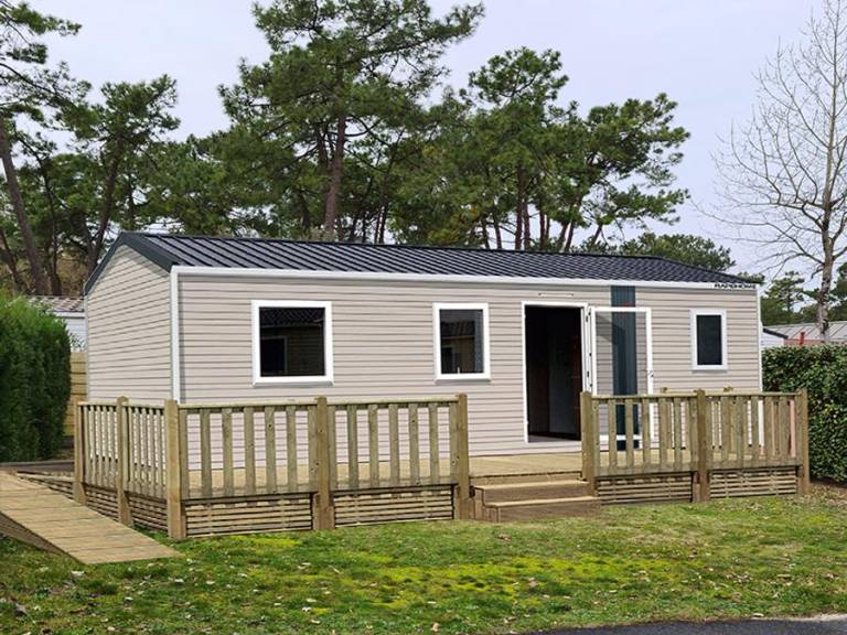 Mobile home with heated pool & terrace — photo 5