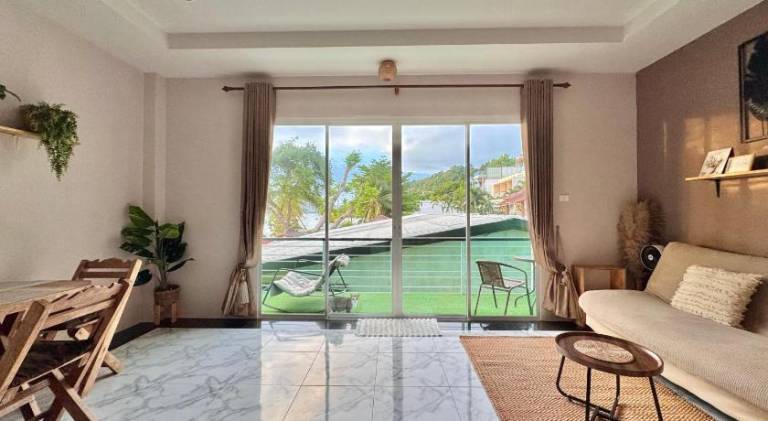 Sea Dreamer Beachfront Apartments — photo 2