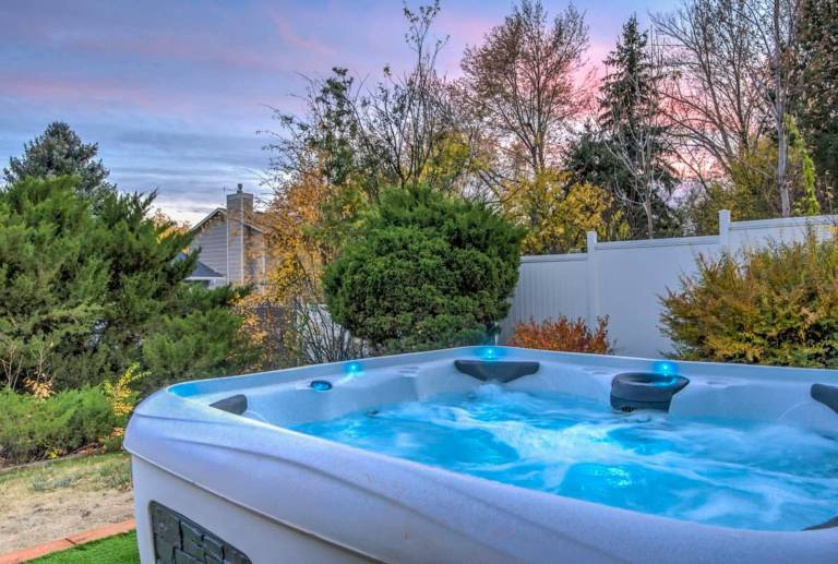 4BD Cheyenne Mountain Home w Hot Tub Grill