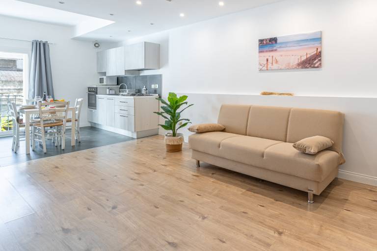 Apartment with fast internet | City view — photo 3