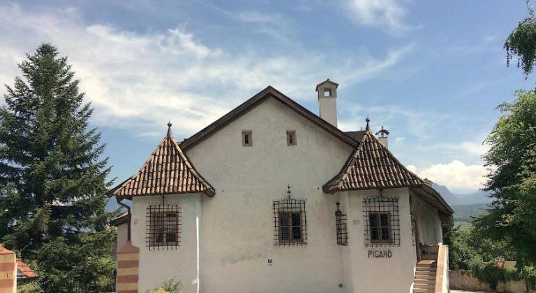 Holiday apartment with 2 rooms for 5 persons in Appiano Sulla Strada del Vino