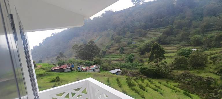House Kodaikanal Lake