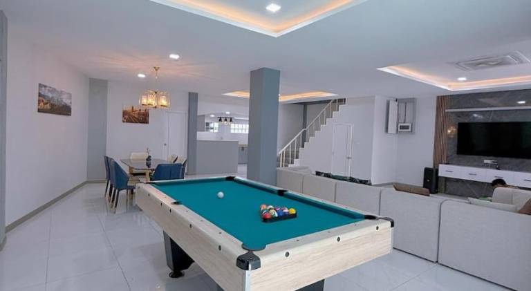 Ample villa with garden, pool & patio | Pets allowed in Pattaya