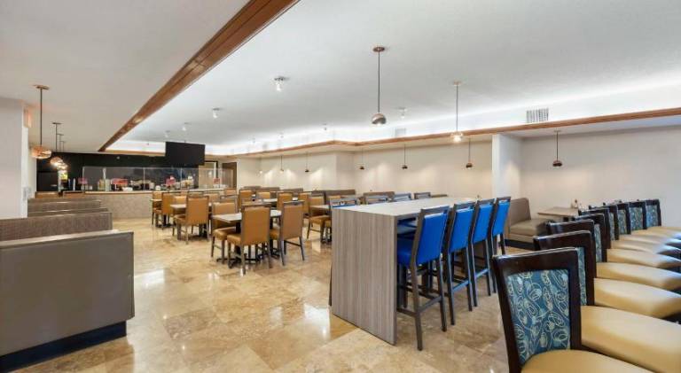 Best Western Plus Henderson Hotel — photo 3