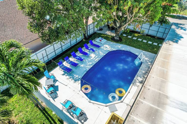 House  Coral Estates