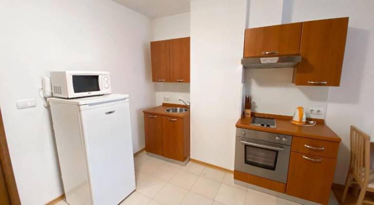 Rental apartment with yard — photo 2
