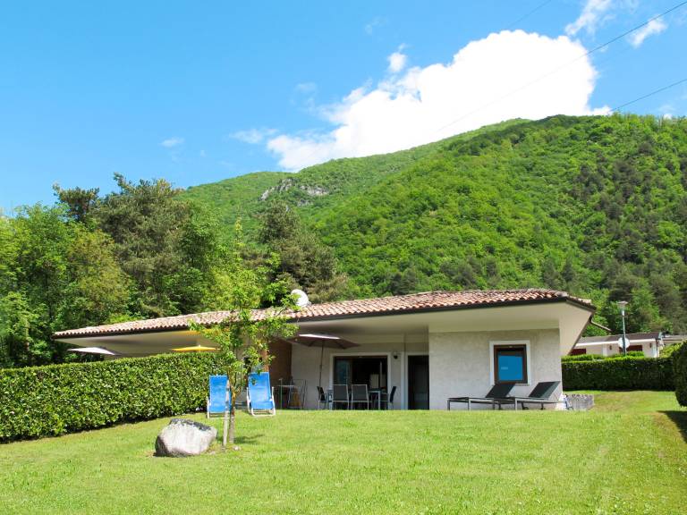 House with yard & terrace | Lake view | Next to the beach | Dogs allowed — photo 2