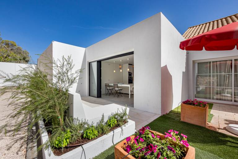 Fully equipped villa with garden, private pool & grill | Pets are welcome — photo 2