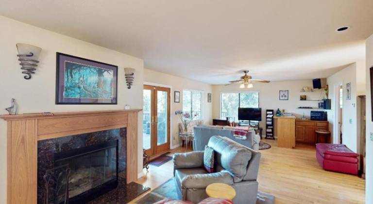 House with pool & jacuzzi — photo 2