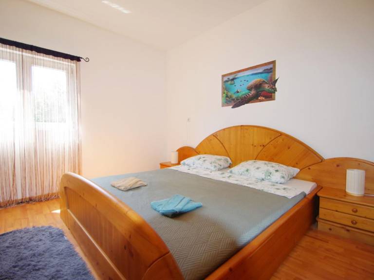 Holiday apartment with garden & terrace — photo 3